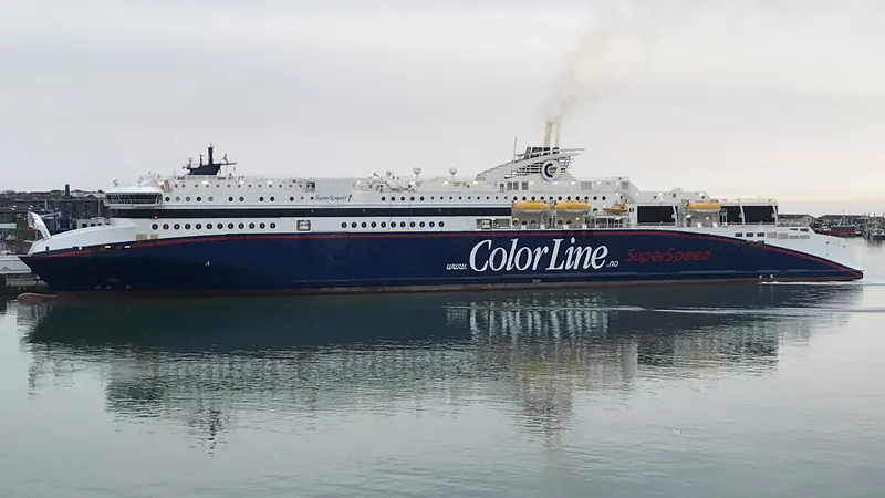 Color Lines ferge Superspeed 1 ved kaia i Hirtshals