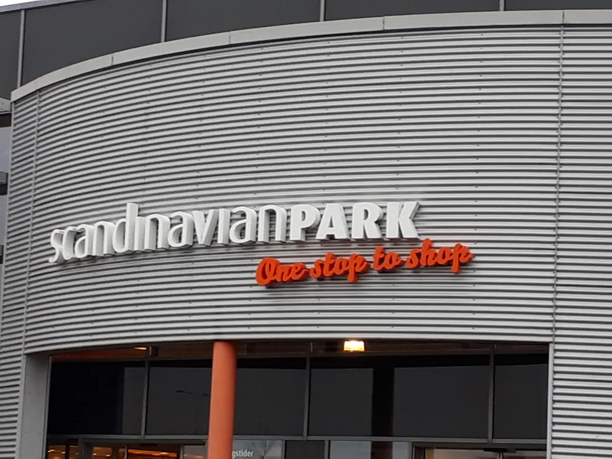 Skiltet over inngangen til grensebutikken Scandinavian Park i Handewitt